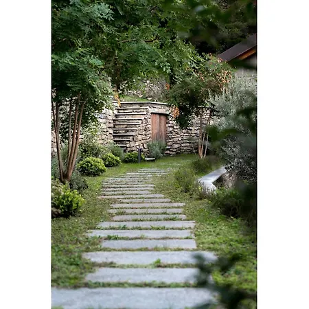 Via Dei Monti * Нессо